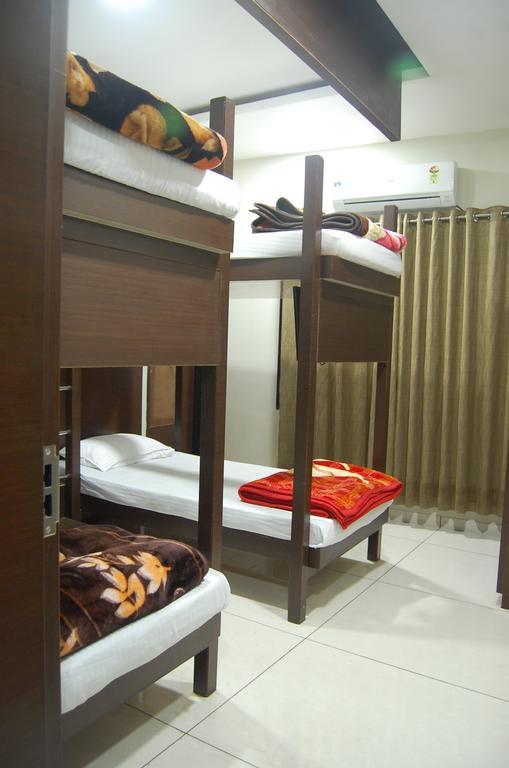 Hotel Poonam Palace อุจเจน ห้อง รูปภาพ